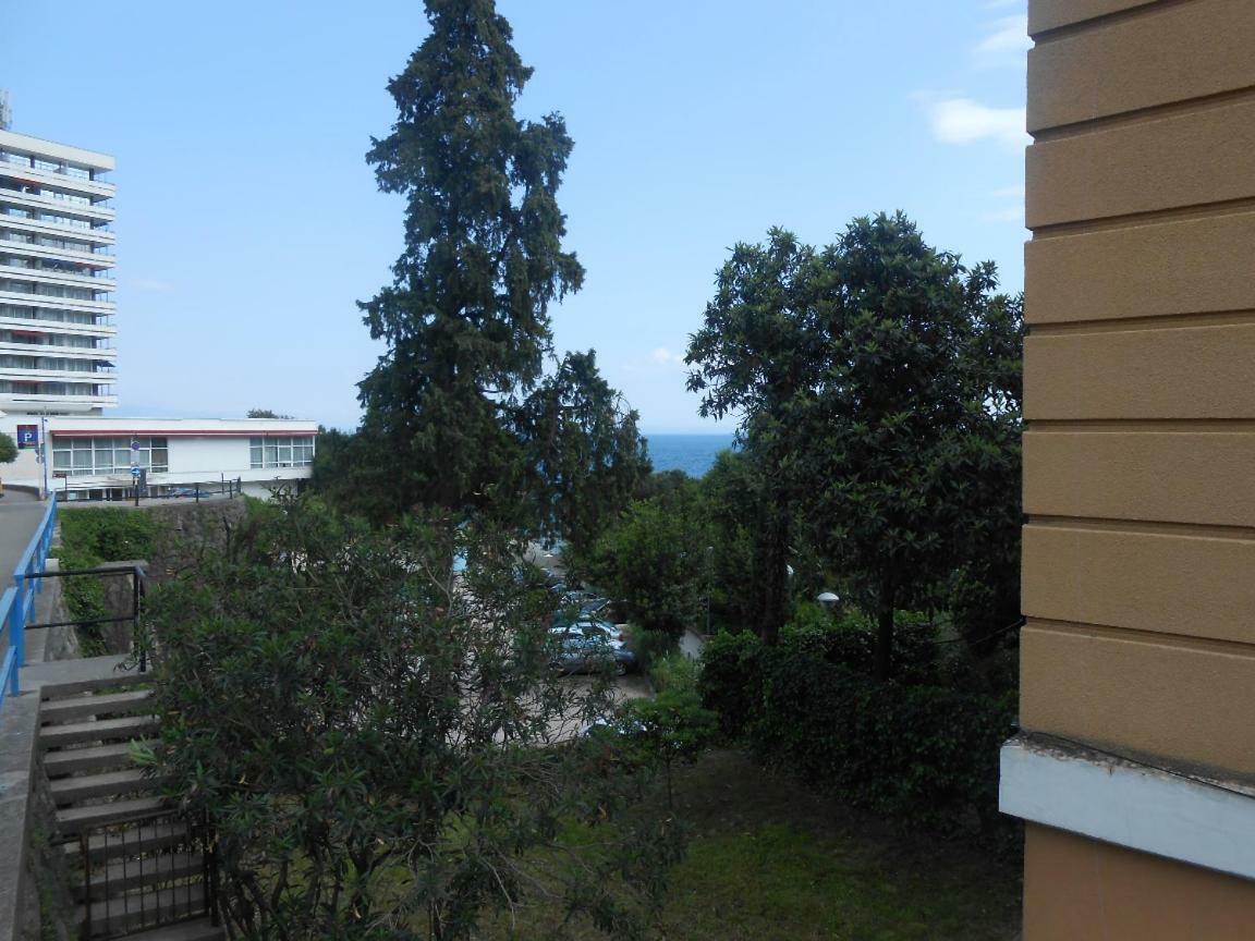 Family Apartment Center Опатия Экстерьер фото